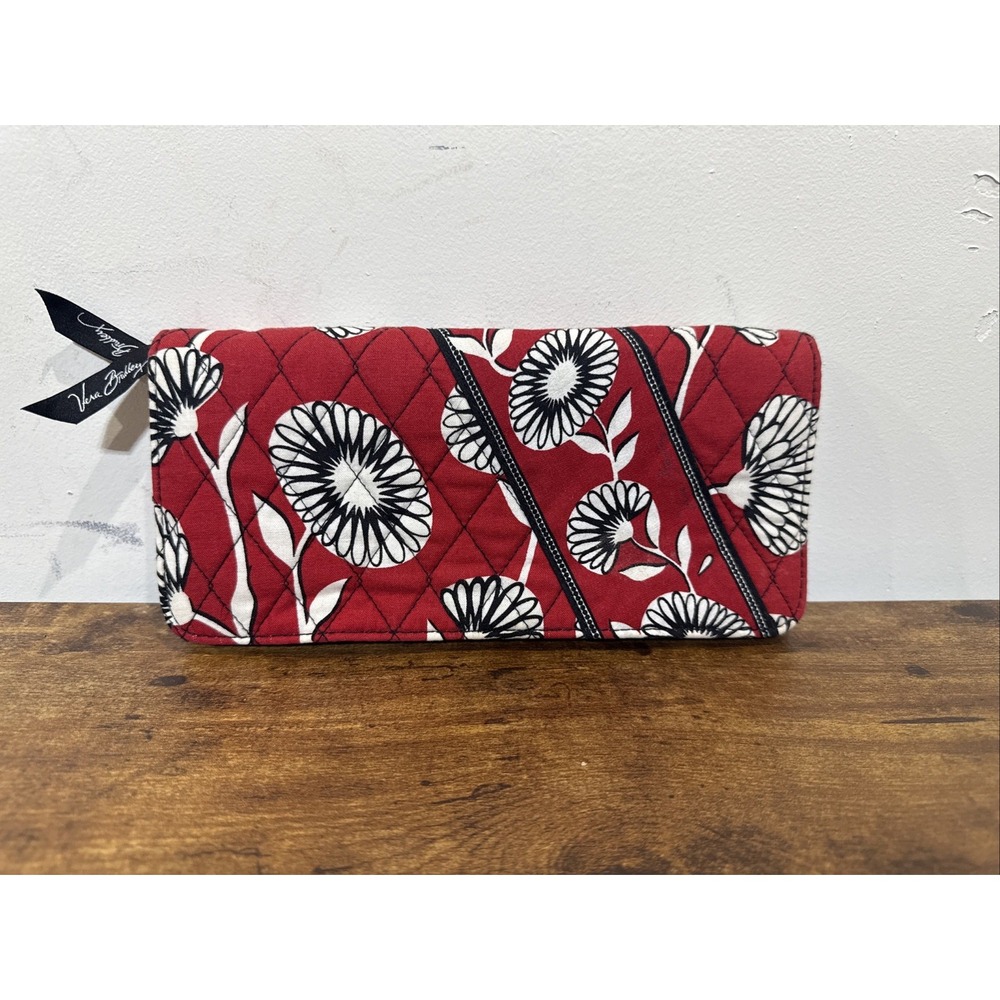 Retired Vera Bradley Deco Daisy Quilted Travel Wallet Holder Red Black